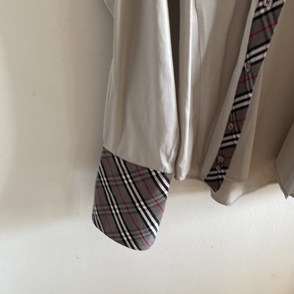 Shirt and cufflinks (not included). - Picture 3 of 5